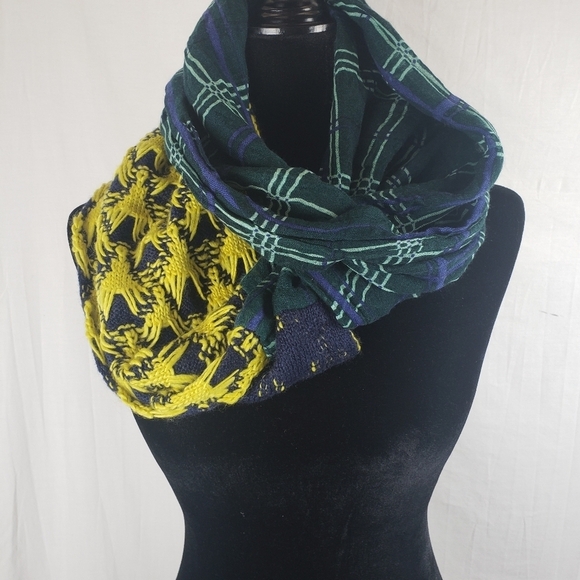 NWT Collectioneighteen Navy Multicolored Infinity Scarf - Picture 3 of 8